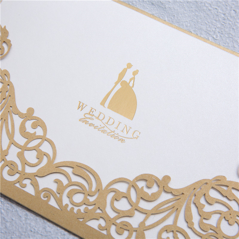 moderne Einsteckkarte zur Hochzeit golden mit elegantem Laserdruck WPL0007